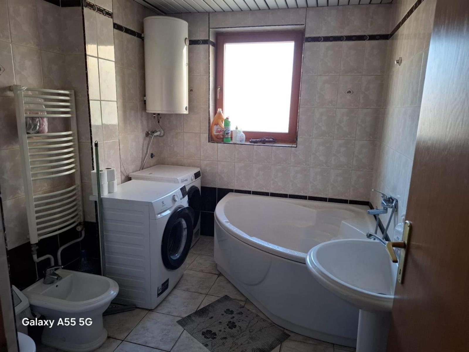 Alpi Hostel Скопие Екстериор снимка