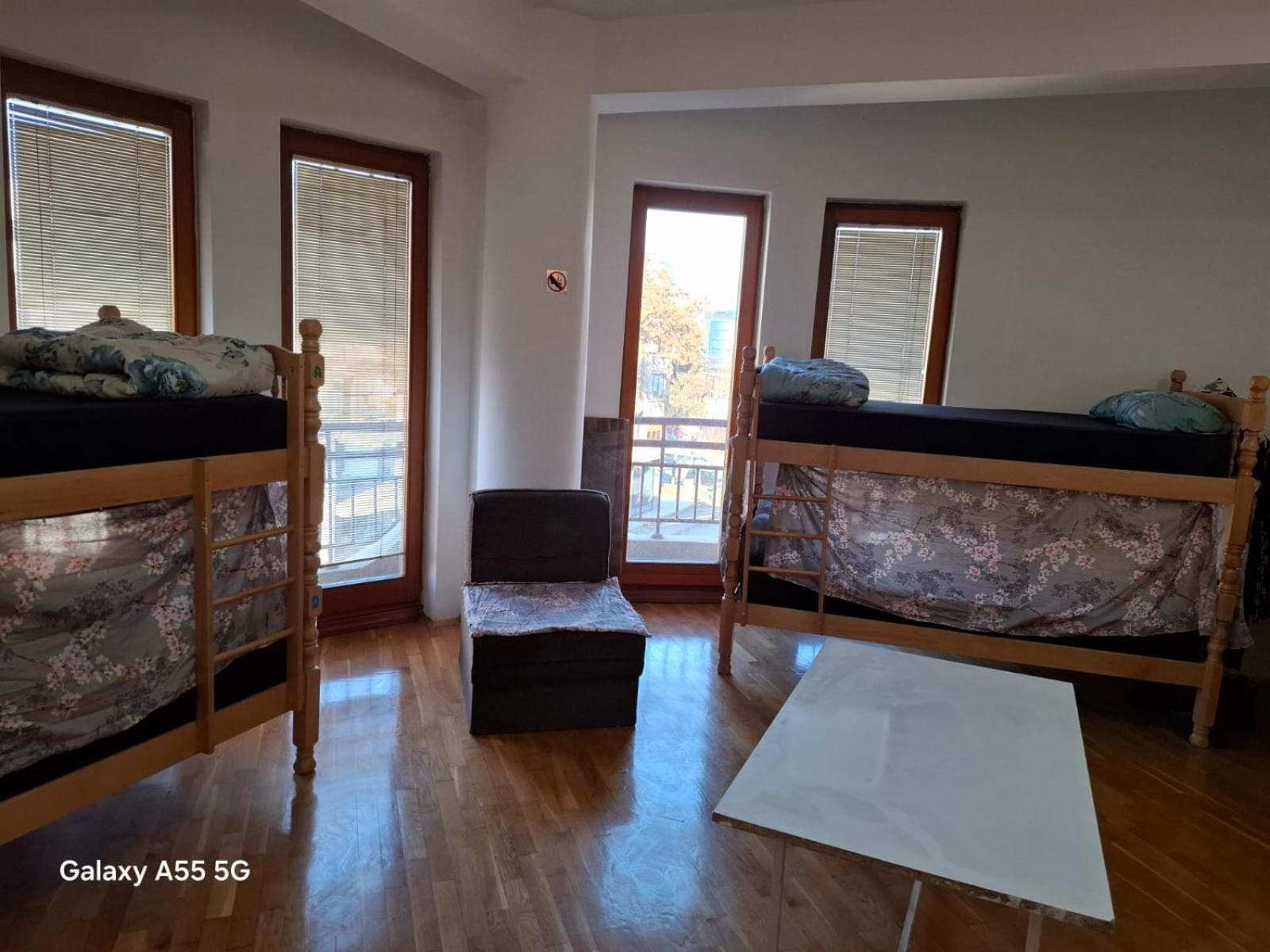 Alpi Hostel Скопие Екстериор снимка